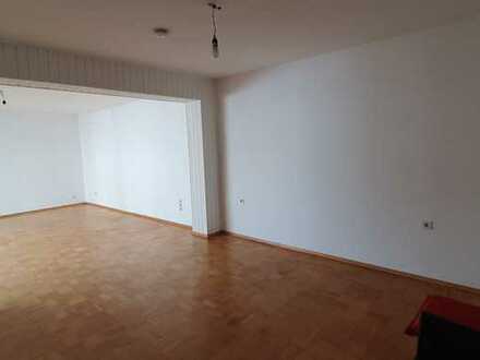 geräumige 2-Zimmer-Wohnung mit Einbauküche in Flörsheim am Main