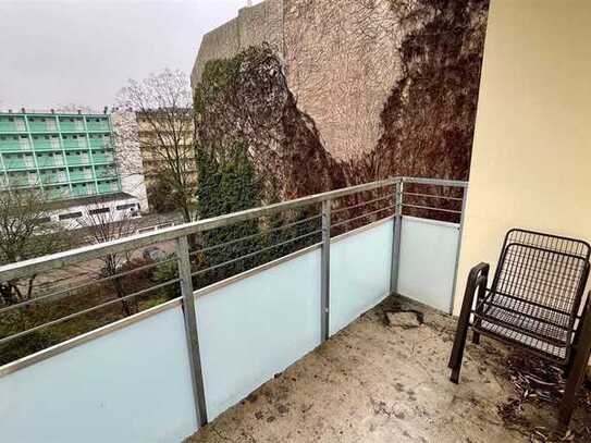 Freie 2,5-Zimmer-Wohnung mit Balkon & Lift*ruhige Lage nahe Kudamm*Bauunternehmen verfügbar