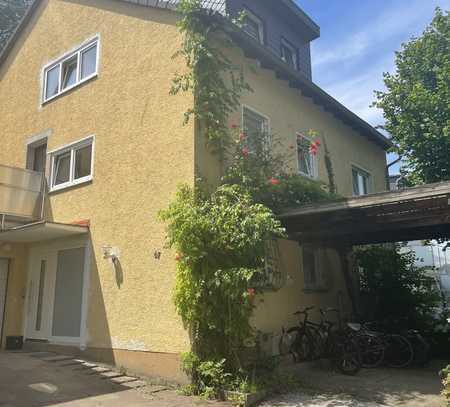 Geräumiges Mehrfamilienhaus in ruhiger Lage mit großem Garten