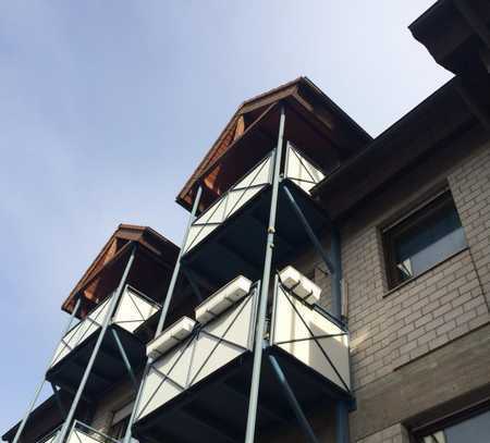 Attraktive 2-Zimmer-Dachgeschosswohnung mit 2 Balkonen in Eisingen