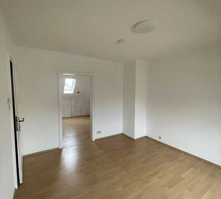 Gemütliche WG-Wohnung mit 2 Zimmern in zentraler Lage mit Terrasse und EBK in Heidelberg