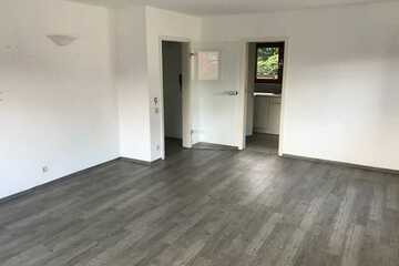Gepflegte 3,5 Raum-Maisonette-Wohnung mit Balkon und Einbauküche in Pforzheim