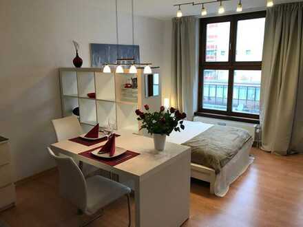 Ruhiges, sonniges Apartment mit Westbalkon - Nähe U2 Frankfurter Ring