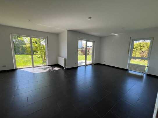 Schöne 2-Zimmer-Erdgeschosswohnung mit Terrasse und EBK in Bielefeld-Jöllenbeck