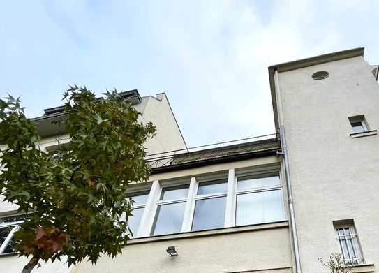 Historischer Stilaltbau mit Garten, Mieterfrei, 5 luxuriöse Wohnungen, Dachterrasse