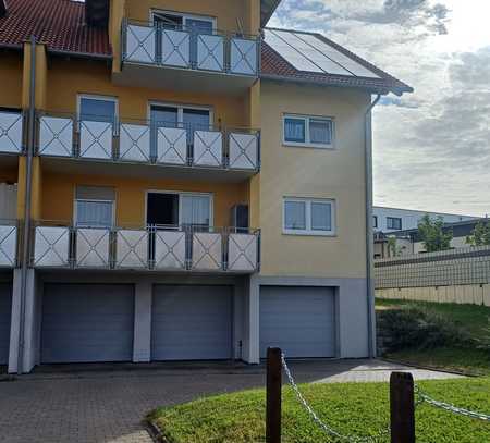 Schöne und neuwertige 4-Zimmer-Wohnung mit geh. Innenausstattung mit Balkon und EBK in Riedlingen