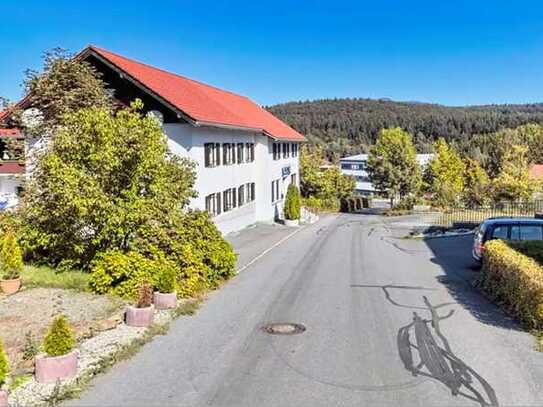 Mehrfamilienhaus mit Entwicklungspotenzial im Naturpark Bayerischer Wald