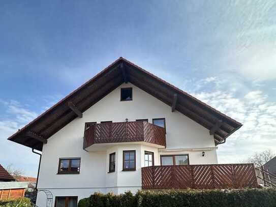 Geräumiges, preiswertes und gepflegtes 8-Zimmer-Reihenendhaus mit geh. Innenausstattung