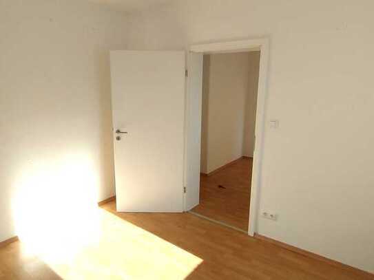 Top sanierte 1 - Zimmer-Wohnung in zentraler Lage !
