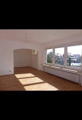 4 Zimmer Wohnung, 91m2 neuer Balkon und neues Badezimmer