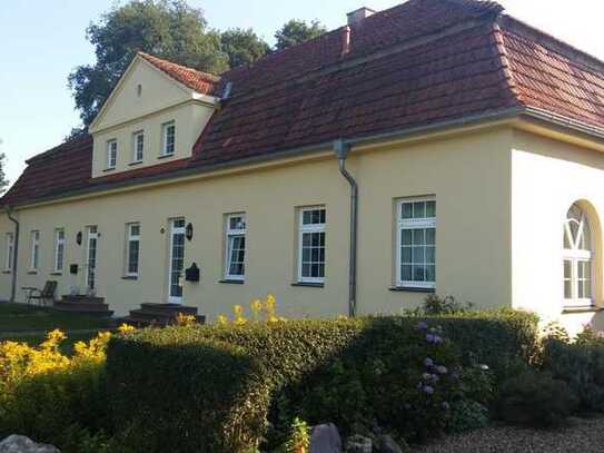 Gepflegte schöne Wohnung auf alten Gutshof mitten in der Natur