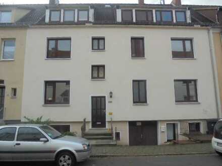 Mehrfamilienhaus von 2 verbundenen Reihenhäusern mit 4 Wohnungen, Süd-Hofgarten, Vollkeller, Garage