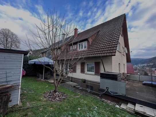 Wohnhaus mit 3 Wohneinheiten, Garten und Garage in 77773 Schenkenzell