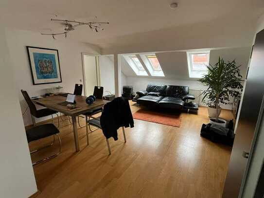 helle und ruhige 3 Zimmer Wohnung zentrale Lage