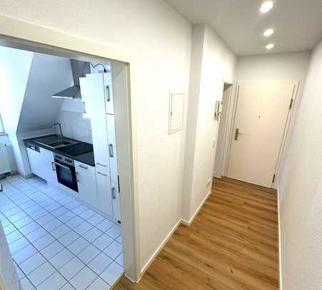 Frisch Renovierte 1 Zimmer Wohnung Dresden mit EBK + BALKON + TG