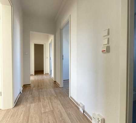 3-Raum Wohnung im Wellenhaus mit Schlossblick