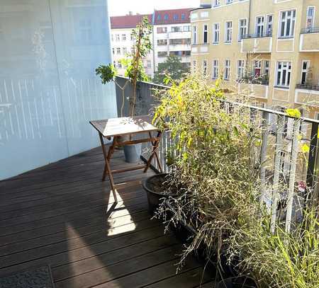 Moderne 3 - 4 Zimmer Wohnung mit 2 Balkonen und Stellplatz in Top Kiezlage von Friedrichshain