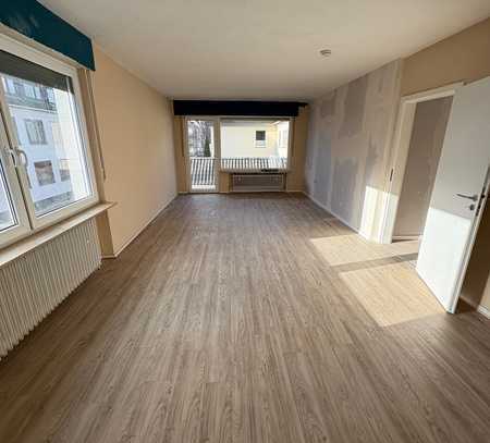 Erstbezug nach Sanierung mit Balkon: Freundliche 1-Zimmer-Wohnung in Neuwied