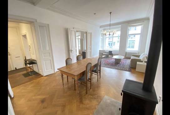 Nachmieter für 130qm, 3.5 Zimmer Altbauwohnung (inkl. EBK, Balkon, Gäste-WC) am Viktoria-Luise-Platz