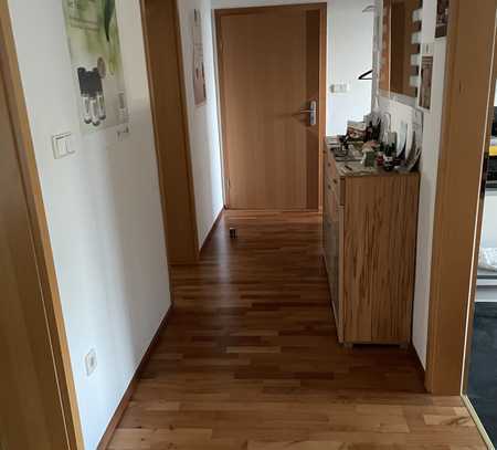 Stilvolle, modernisierte 3-Zimmer-Wohnung mit Balkon und EBK in Ingolstadt