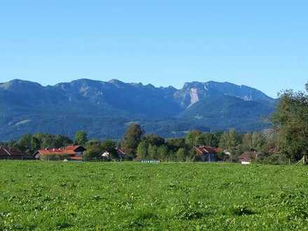 Stilvolle, 2-Zimmer-Wohnung, Küche, Bad mit Bergblick in Gaißach.