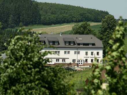 Traditionsreiches Landhotel auf ca. 4100 m² Grundstück in reizvoller Touristik-Region Erzgebirge
