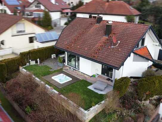 Großzügiges Einfamilienhaus mit viel Platz und schönem Garten in Miedelsbach