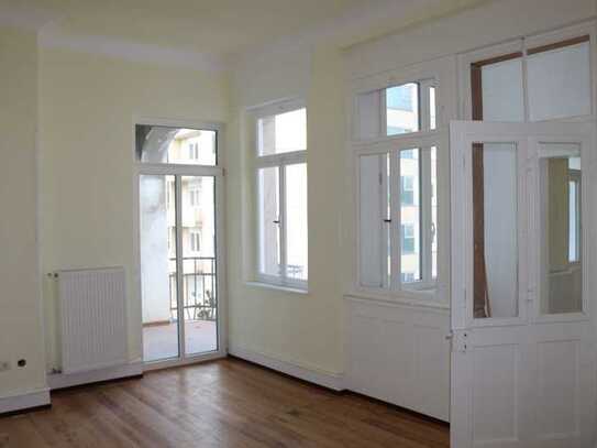 Freundliche 5-ZKB Wohnung mit Balkon in Neustadt