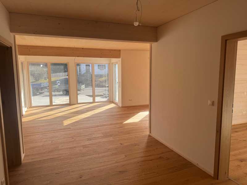                                                               Helle Erdgeschosswohnung mit Gartenanteil im neuen Holzhaus in Eurasburg                                                       in Eurasburg (Aichach-Friedberg)