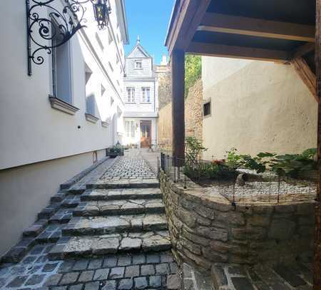 Neue möblierte Wohnung in der Altstadt, mit Hochebene, 300m bis zur S-Bahn