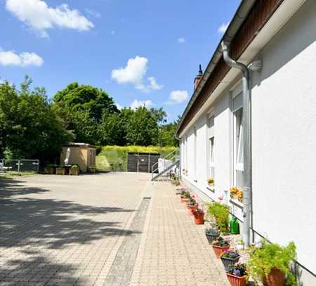 Helle 2-Raum-Wohnung in zentraler Lage - barrierefrei mit Einkaufsmöglichkeit!