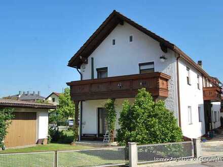 Am Zentrum in Hengersberg - 127 m² Wohnung mit zwei Balkonen, großen Speicher und Garage *****