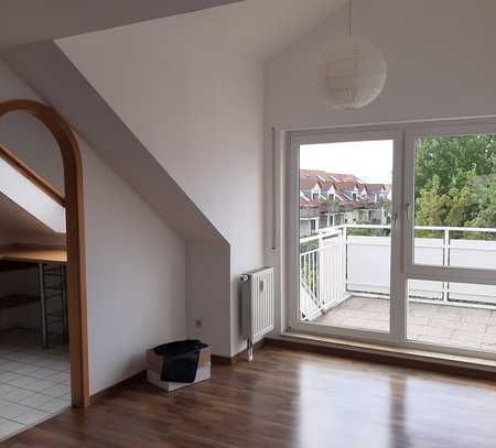 Schöne, sonnige 2-Zimmer-Wohnung mit gehobener Innenausstattung mit Einbauküche in Heilbronn