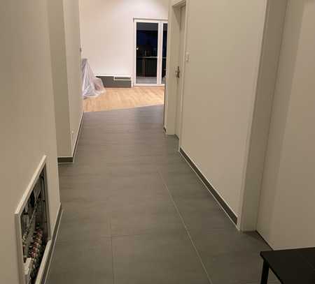 Neuwertige 3-Zimmer-Wohnung mit Balkon und Einbauküche in Engstingen