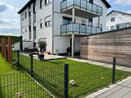 NEUWERTIGE 3-ZIMMERWOHNUNG MIT TERRASSE & GARTEN