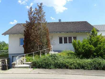 Wohnen auf einer Ebene....Bungalow mit schönem Grundstück in Wutach-Ewattingen