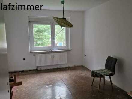 Vollständig renovierte 3-Zimmer-Hochparterre-Wohnung mit Einbauküche in Auerbach/Vogtland