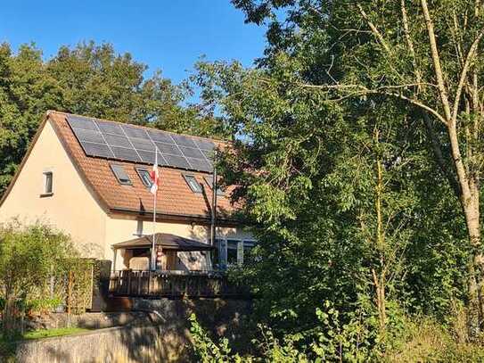 " Großes Haus mit Einliegerwohnung"