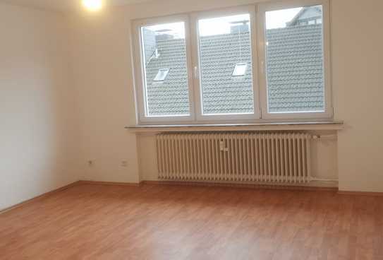 zentrale 2-Zimmer-DG-Wohnung in Wuppertal