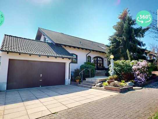 Familientraum mit Charme – Villa mit Studio, Garten & Doppelgarage, Karlsbad-Spielberg