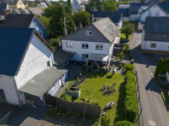 Wunderschönes Doppelhaus in Karbach – Perfekt für Familien