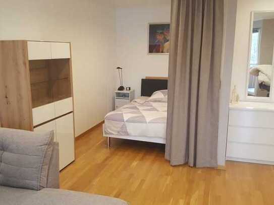 Schöne, geräumige möblierte ein Zimmer Wohnung in Berlin, Buckow (Neukölln)