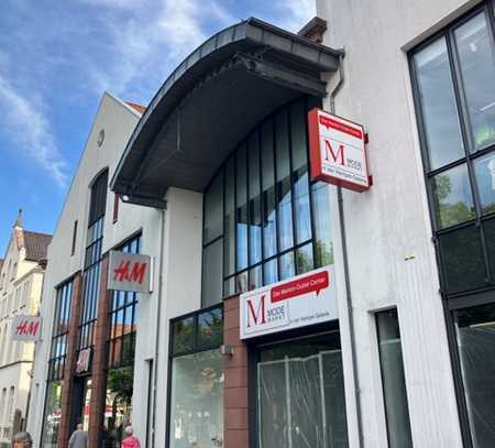 Beste Lage der Fußgängerzone (1A-Lage) zwischen H&M und Woolworth - 300 objekteigene Parkplätze