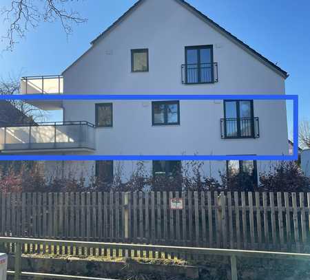 Neuwertige 3-Raum-Wohnung mit Balkon und Einbauküche in München