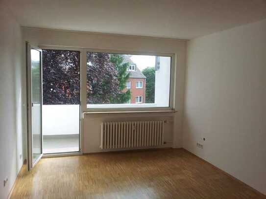 2-Zi. Appartement mit Balkon und Einbauküche in K-Mülheim, Rheinnähe