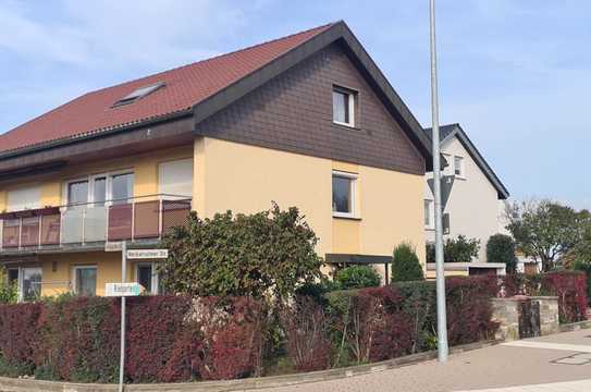 Schönes 2- bis 3-Familienhaus mit 2 Garagen