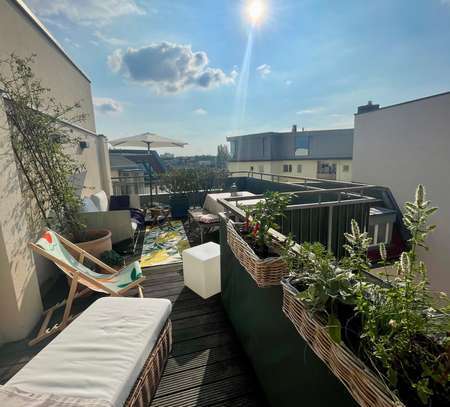 Bestlage direkt am Landwehrkanal! 3-Zimmer Luxus Dachgeschosswohnung mit traumhafter Terrasse!