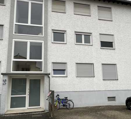 Attraktive 4-Zimmer-Wohnung mit Balkon in Lampertheim-Hofheim