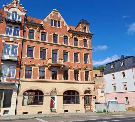 Traumhafte 4-Raum-Dachgeschoss-Wohnung mit Loggia und Blick auf den Weinberg