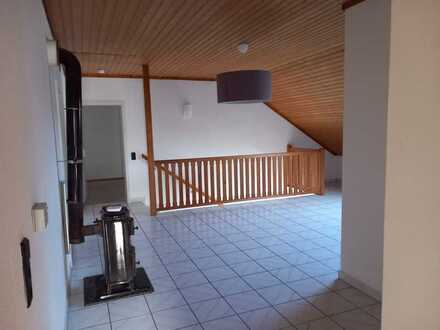 Großzügige, sehr helle 4 Zimmer Wohnung mit 2 Balkonen, Einbauküche